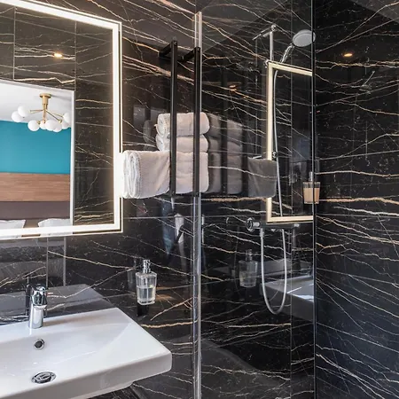 The Originals Boutique, Le Marignan,le Havre Centre Gare Hotel 3*