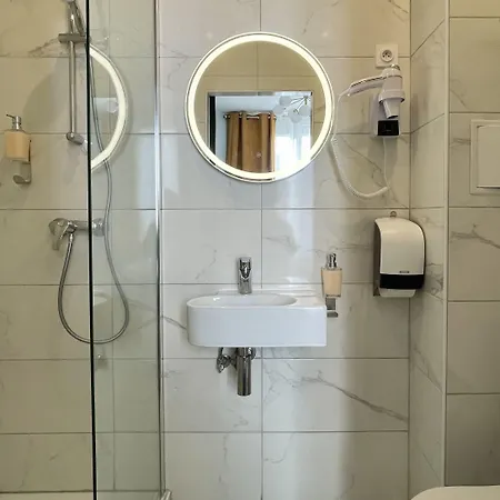 The Originals Boutique, Le Marignan,le Havre Centre Gare Hotel