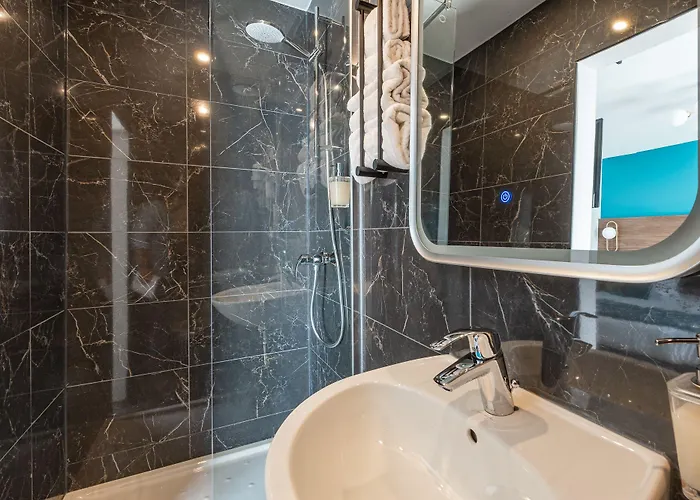 The Originals Boutique, Le Marignan,le Havre Centre Gare Hotel