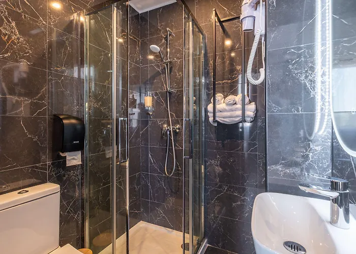 The Originals Boutique, Le Marignan,le Havre Centre Gare Hotel